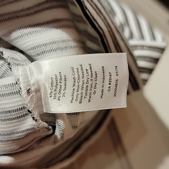 ☀️ ✅️ Talbots Top ( SP) - Picture 5 of 6